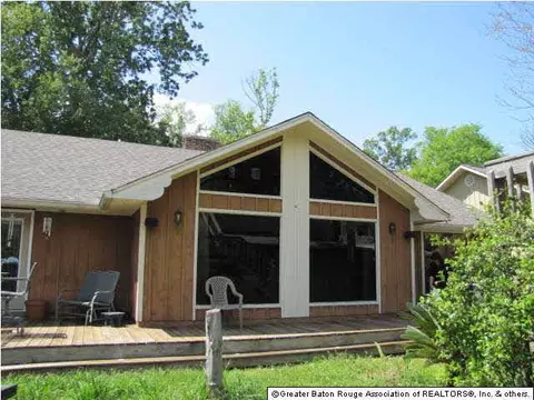 20500 Fairway Dr, Springfield, LA 70462 photo 3