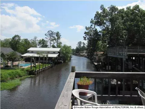 20500 Fairway Dr, Springfield, LA 70462 photo 9