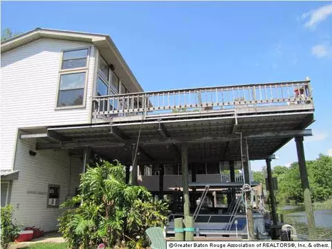 20500 Fairway Dr, Springfield, LA 70462 photo 5