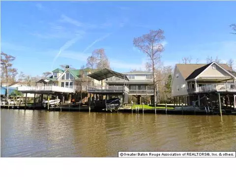 20825 Henry Rd, Springfield, LA 70462 photo 2