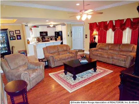 13059 Robin Dr, Walker, LA 70785 photo 2