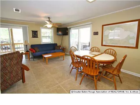 32814 Cypress Dr, Springfield, LA 70462 photo 6
