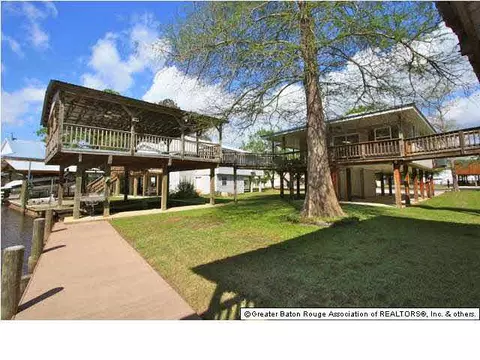 32814 Cypress Dr, Springfield, LA 70462 photo 3