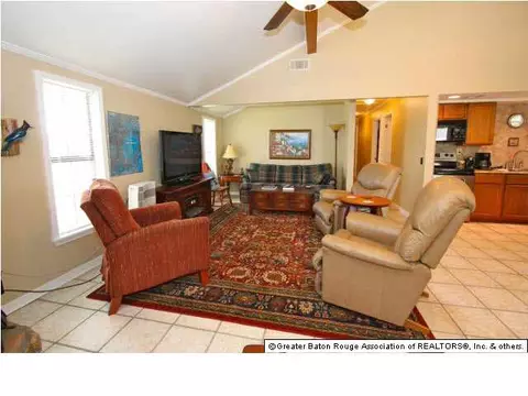 32822 Cypress Dr, Springfield, LA 70462 photo 3
