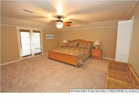32822 Cypress Dr, Springfield, LA 70462 photo 5