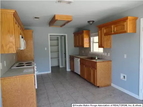 13560 S S Trce, Walker, LA 70785 photo 4