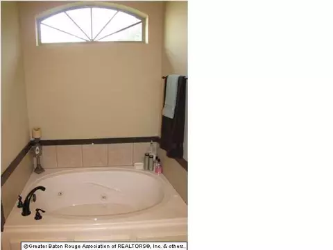 13244 Williamsburg Dr, Walker, LA 70785 photo 9
