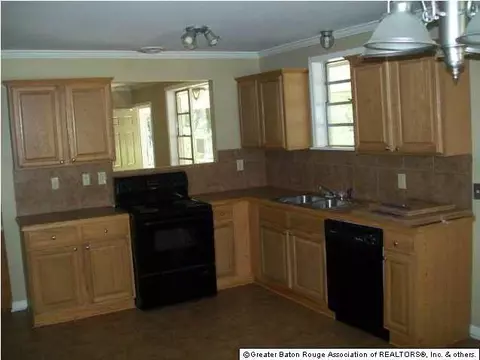 1986 Mchugh Dr, Baker, LA 70714 photo 2