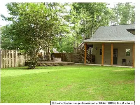31130 River Pines Dr, Springfield, LA 70462 photo 3