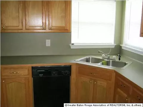 5209 Circle Dr, Baker, LA 70714 photo 2