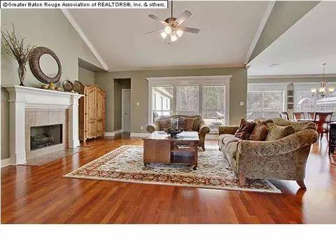 34230 Spring Lake Dr, Walker, LA 70785 photo 3