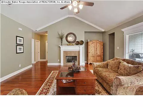 34230 Spring Lake Dr, Walker, LA 70785 photo 4