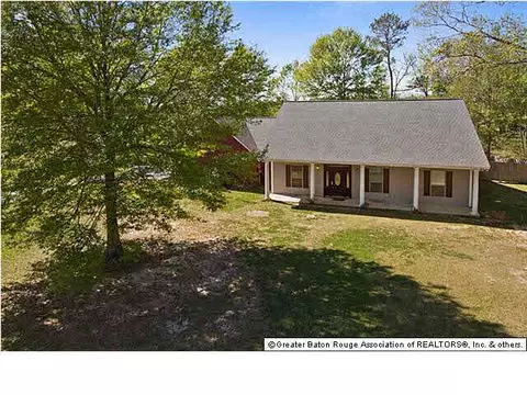 37685 Walker Rd N, Walker, LA 70785 photo 2