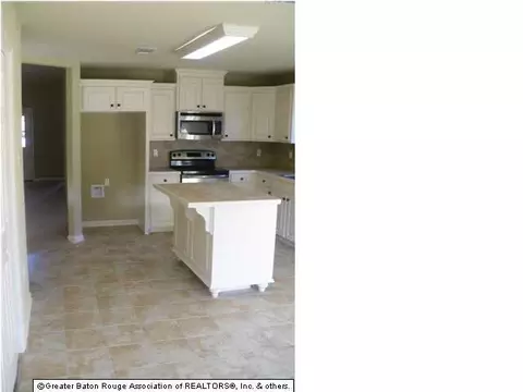 15031 Cross Gate Dr, Walker, LA 70785 photo 3