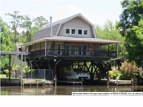 31736 River Pines Dr, Springfield, LA 70462 photo 1