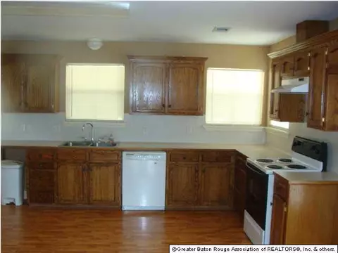 32530 Dwayne Dr, Walker, LA 70785 photo 2