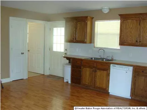 32530 Dwayne Dr, Walker, LA 70785 photo 3