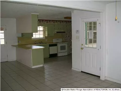812 Chipley St, Baker, LA 70714 photo 2