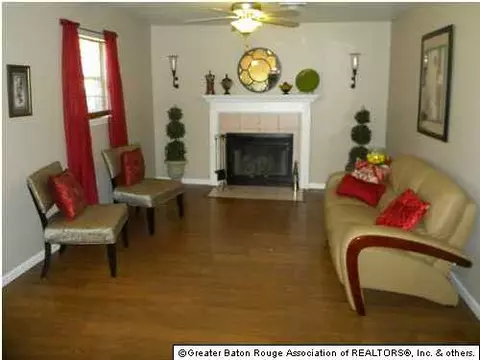 527 Watson St, Berwick, LA 70342 photo 2