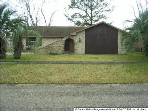 811 Chipley St, Baker, LA 70714 photo 1