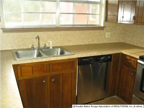 811 Chipley St, Baker, LA 70714 photo 5