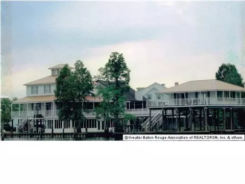 33138 Rivergate Cir, Springfield, LA 70462 photo 3
