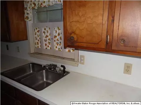 1908 Debra Dr, Baker, LA 70714 photo 3