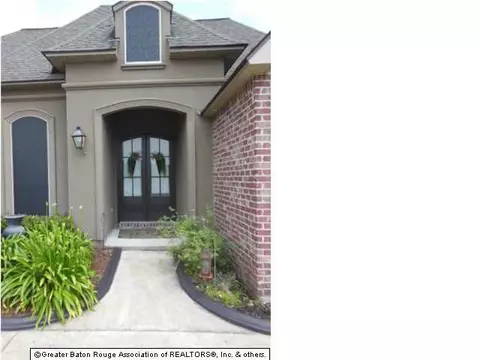 34134 Spring Lake Dr, Walker, LA 70785 photo 2