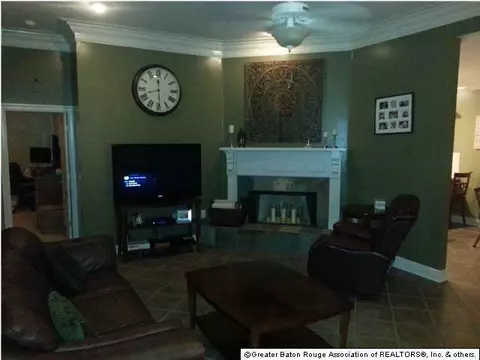 9164 Drew Dr, Denham Springs, LA 70726 photo 5