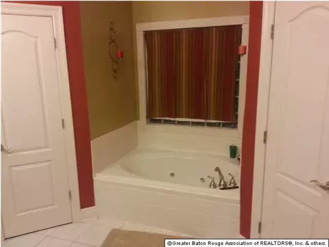 9164 Drew Dr, Denham Springs, LA 70726 photo 7