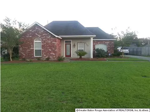 9164 Drew Dr, Denham Springs, LA 70726 photo 1