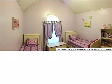 9164 Drew Dr, Denham Springs, LA 70726 photo 2