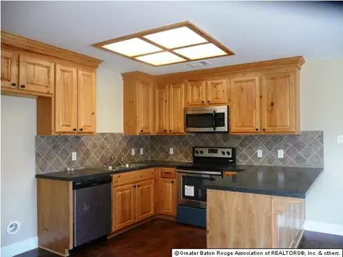 36149 Walker Rd N, Walker, LA 70785 photo 2