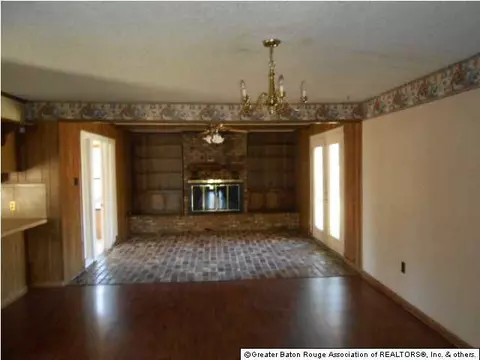 2205 Debra Dr, Baker, LA 70714 photo 3