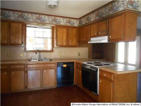 2205 Debra Dr, Baker, LA 70714 photo 2