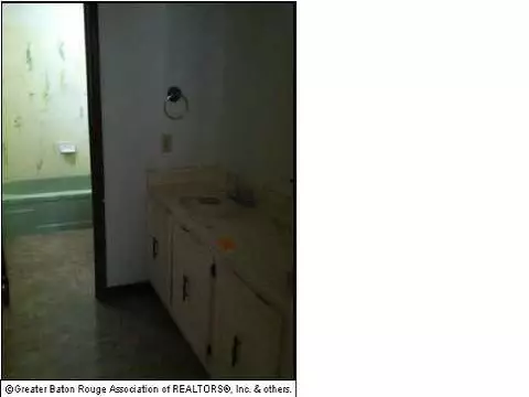 309 E Celeste Dr, Baker, LA 70714 photo 5