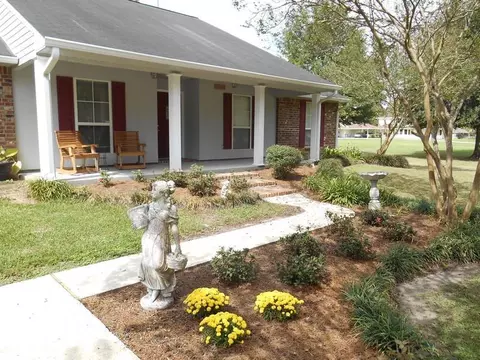 9249 S Hodgeson Rd, Gonzales, LA 70737 photo 2