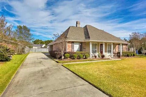 13651 S S Trce, Walker, LA 70785 photo 2