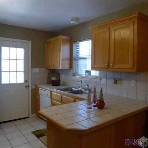 13472 Meadow Xing, Walker, LA 70785 photo 4