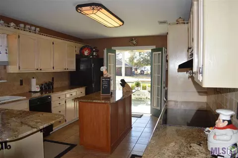 13185 Joycelyn, Walker, LA 70785 photo 9
