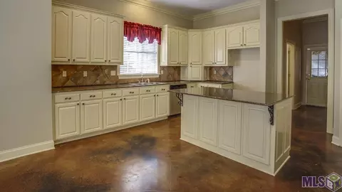 30090 Oak Shadow Dr, Walker, LA 70785 photo 7