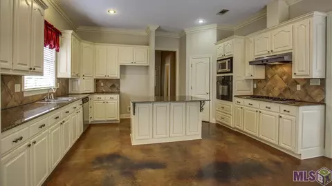 30090 Oak Shadow Dr, Walker, LA 70785 photo 6