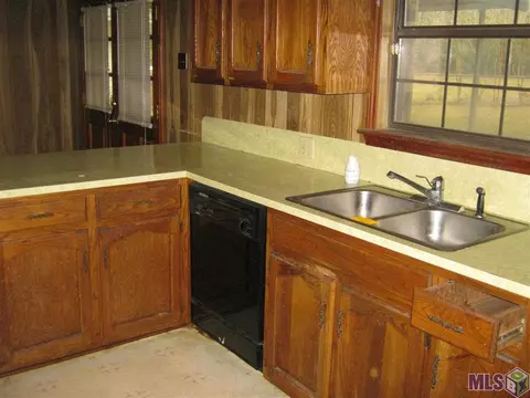 2393 Groom Rd, Baker, LA 70714 photo 3