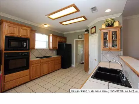 12418 Deerfield Dr, Walker, LA 70785 photo 3