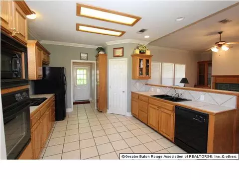 12418 Deerfield Dr, Walker, LA 70785 photo 4