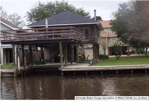 32870 Cypress Dr, Springfield, LA 70462 photo 3