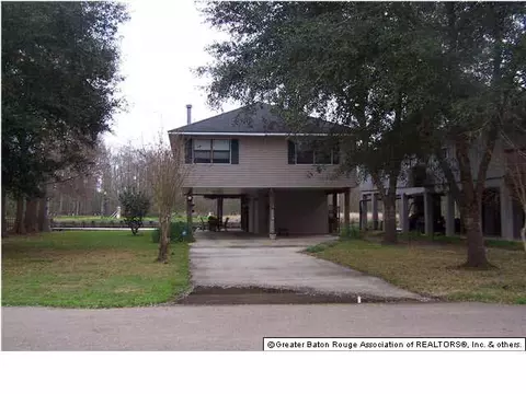 32870 Cypress Dr, Springfield, LA 70462 photo 4