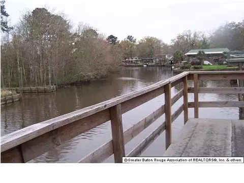 32870 Cypress Dr, Springfield, LA 70462 photo 10