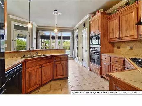 34147 Spring Lake Dr, Walker, LA 70785 photo 6