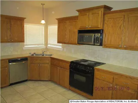 33900 Natures Way, Walker, LA 70785 photo 2
